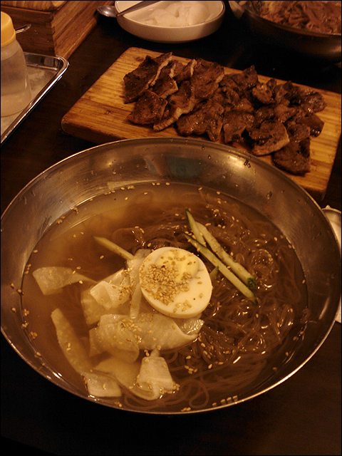 육쌈냉면 이미지