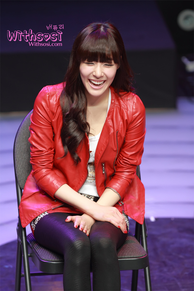 [PIC][23-01-2012]HÌNH ẢNH CỦA TIFFANY TRONG VỞ "FAME"  - Page 2 181882434EBA811445D383