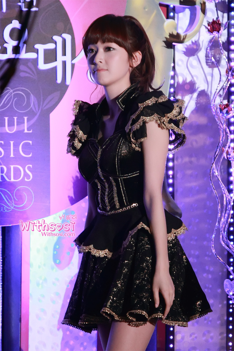 [FANTAKEN][19-1-2012] SNSD tại lễ trao giải The 21th Seoul Music Awards! 181F59404F1CD31C27AD1D