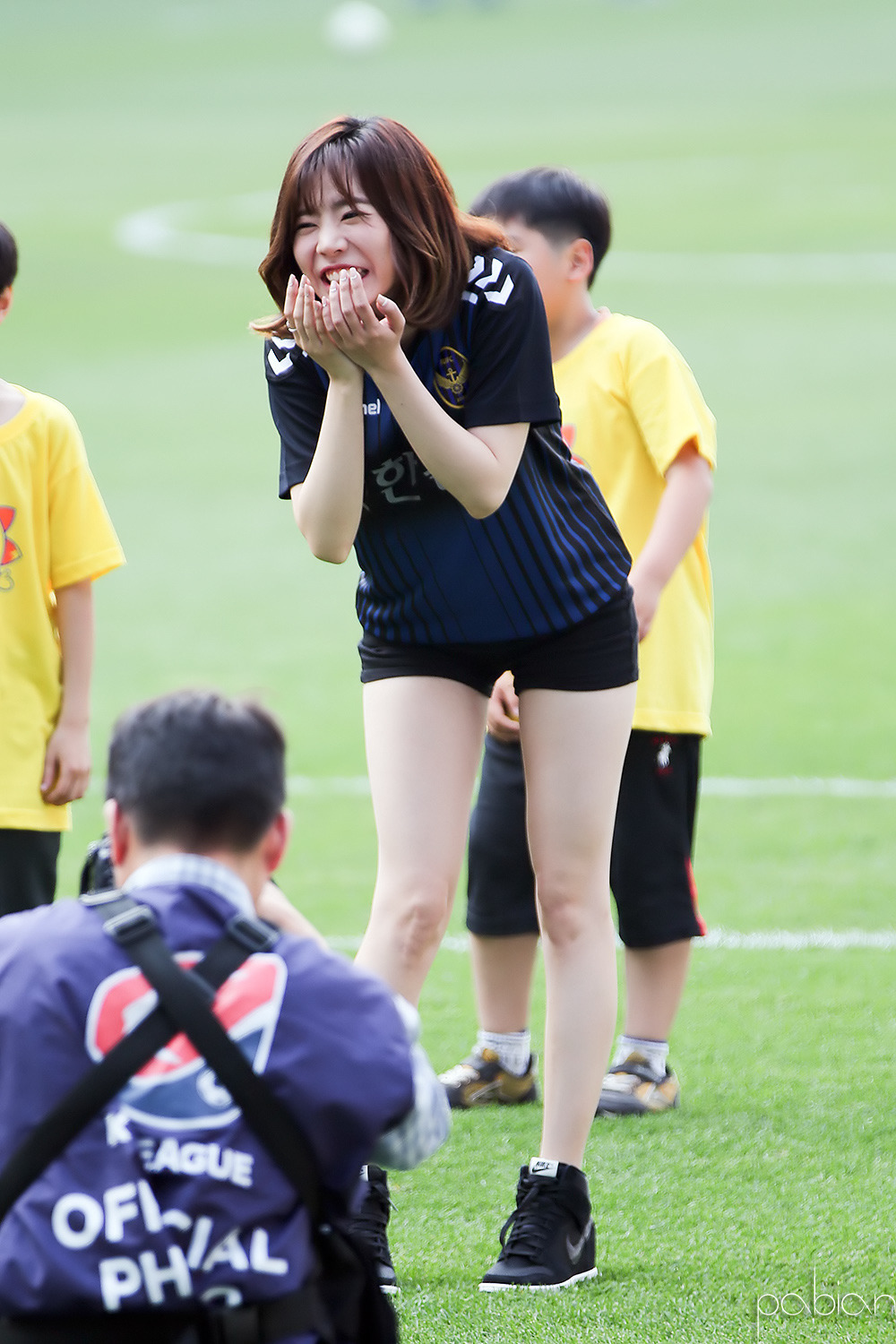 [PIC][22-05-2016]Sunny tham dự sự kiện "Shinhan Bank Vietnam & Korea Festival"  tại SVĐ Incheon Football Stadium vào hôm nay 211A5D3B5742EB35158B9C