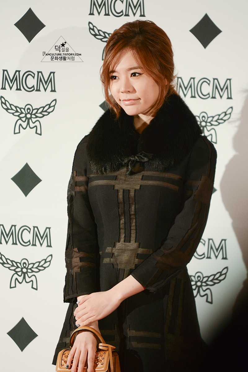 [PIC][26-11-2013]SeoHyun và Sunny xuất hiện tại "MCM 2014 S/S Collection Event" vào tối nay 2149AB3952BFD0050AA90D
