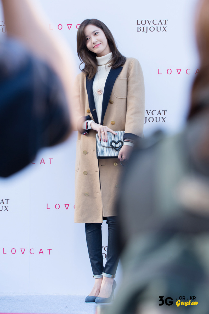 [PIC][24-10-2015]YoonA tham dự buổi fansign cho thương hiệu "LOVCAT" vào chiều nay - Page 3 2332D639562CDCB40FE871