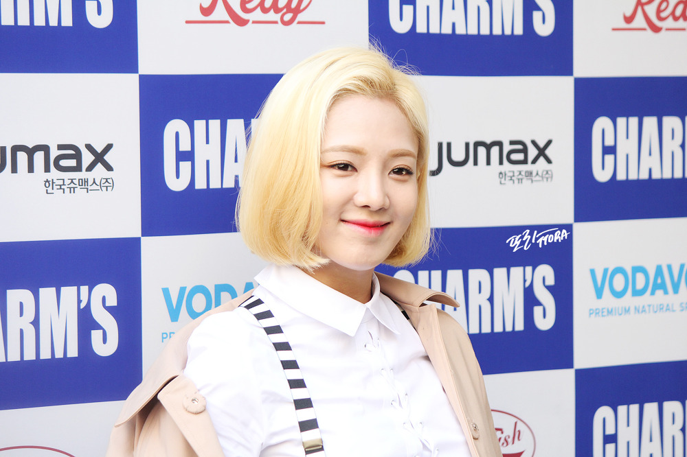 [PIC][18-10-2015]HyoYeon tham dự "HERA SEOUL FASHION WEEK S/S 2016 'CHARM'S’" vào trưa nay 2431B148563EDFB422FCB1