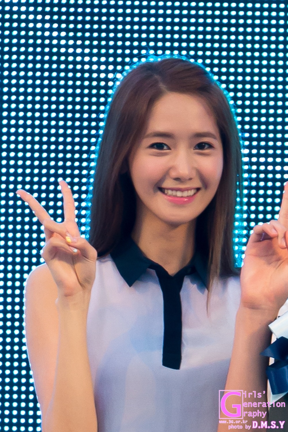 [PIC][29-07-2013]YoonA xuất hiện tại sự kiện SKT ở "Changwon Mechanical High School" cùng SHINee MinHo vào chiều nay  - Page 2 24580043521D725418D184