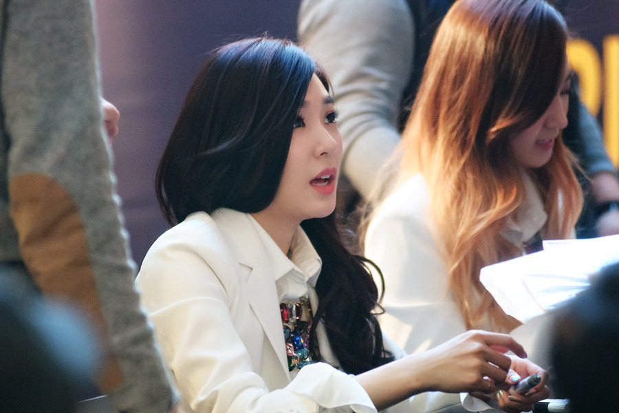 [PIC][14-03-2014]SNSD xuất hiện tại buổi fansign cho "Mr.Mr." vào tối nay  - Page 3 25675D4F532417A10E9184