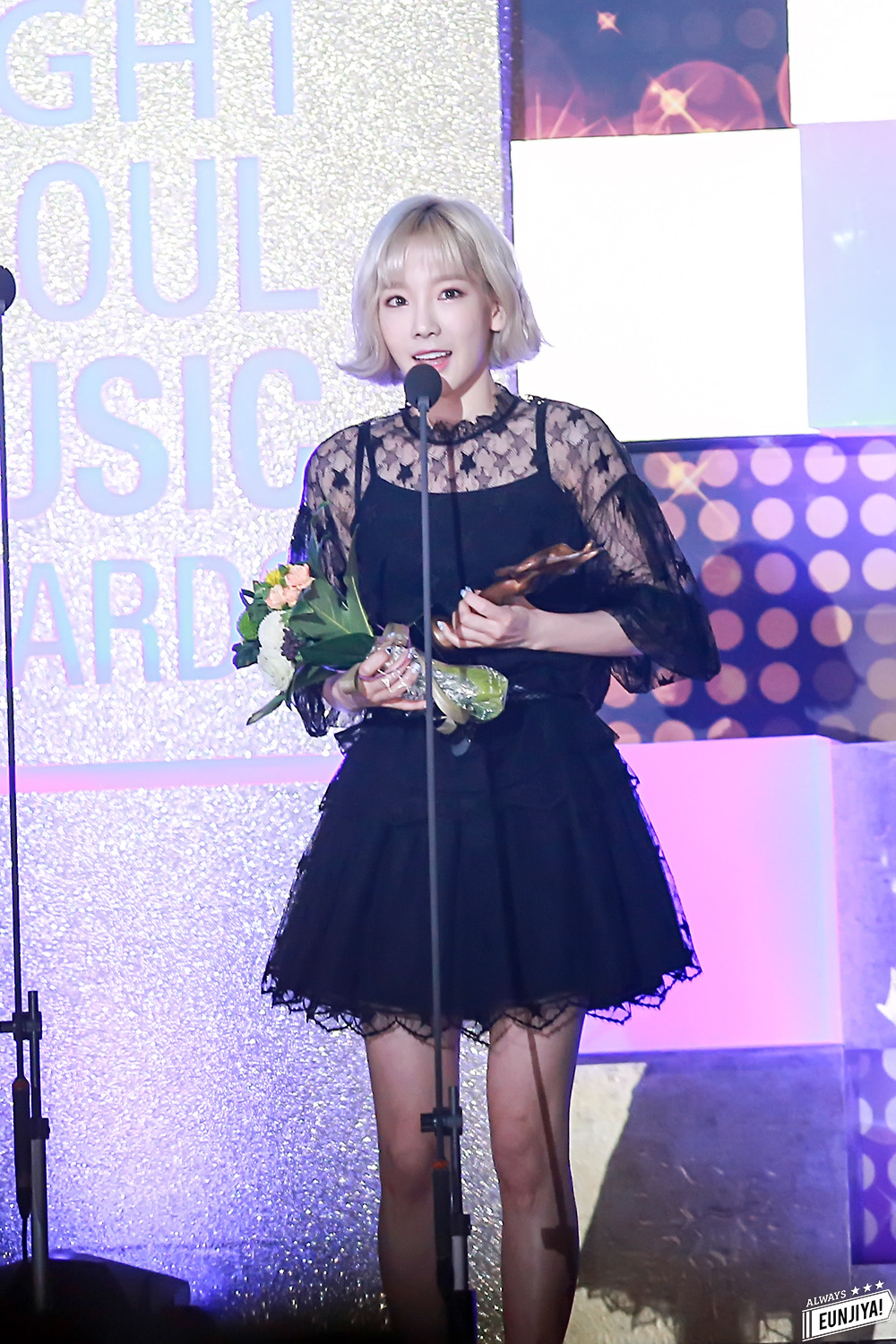 [PIC][14-01-2016]TaeYeon tham dự “25th High1 Seoul Music Awards” vào tối nay - Page 2 2732FE4E56B0D5A80A526E