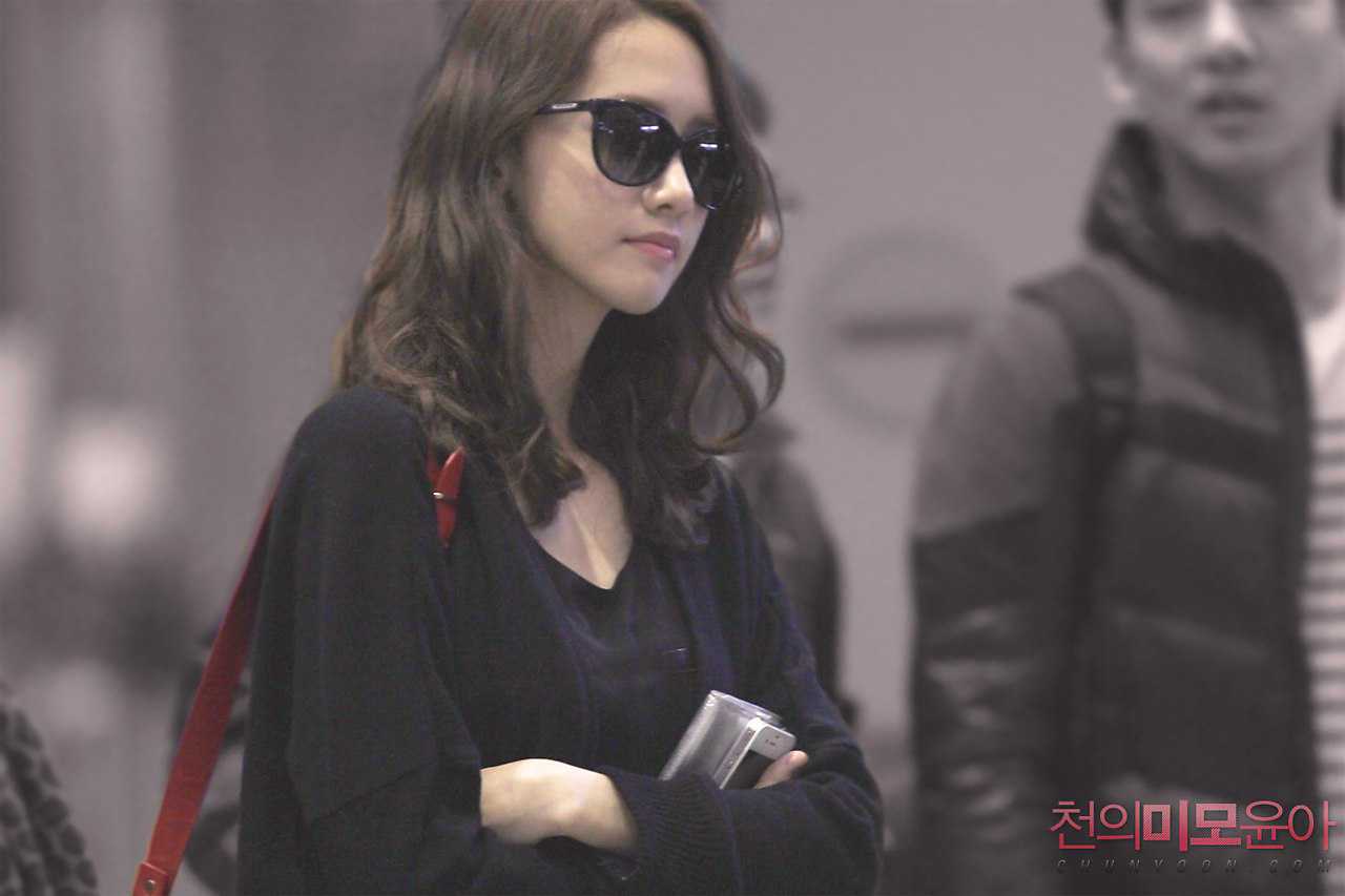 [29-03-2012][FANTAKEN] Girls' Generation Yoona || Incheon Airport 124CBC3E4F73292A30F210