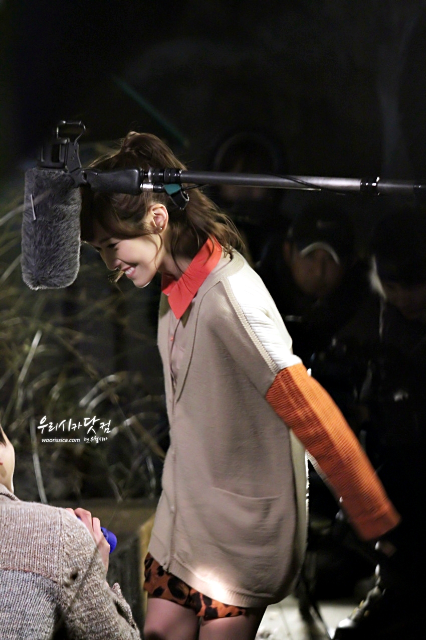 [OTHER][20-01-2012]Jessica tại trường quay của bộ phim "Wild Romance" - Page 11 173142354F281E435D55EB