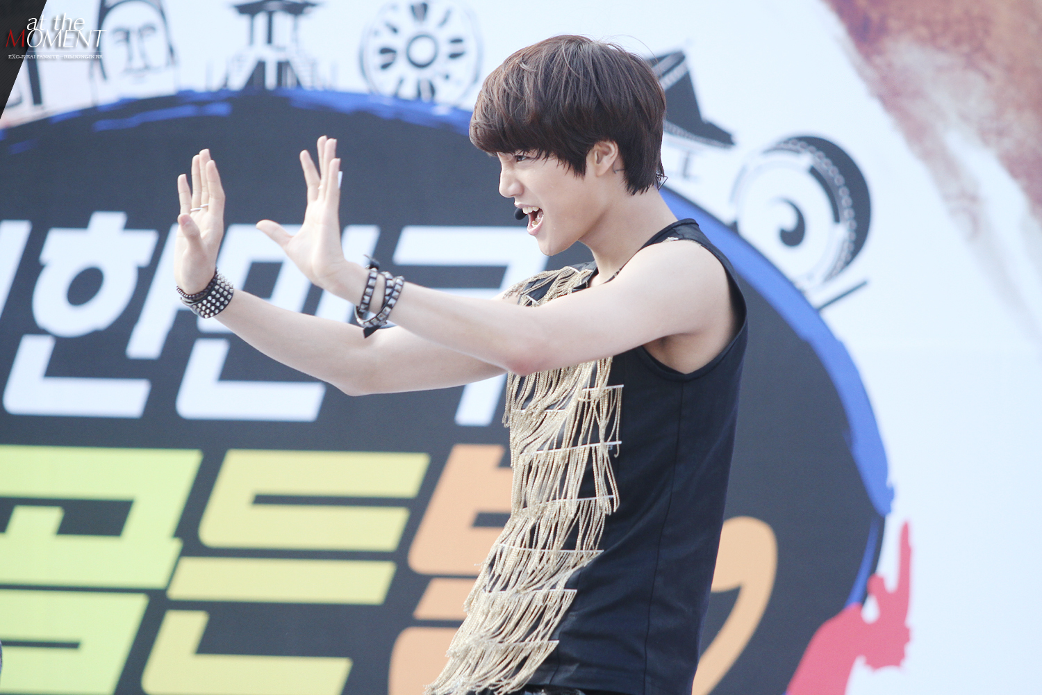 120707 Kai @ Yongsan Golden Bell 2013014A4FFA89CF3C0F93