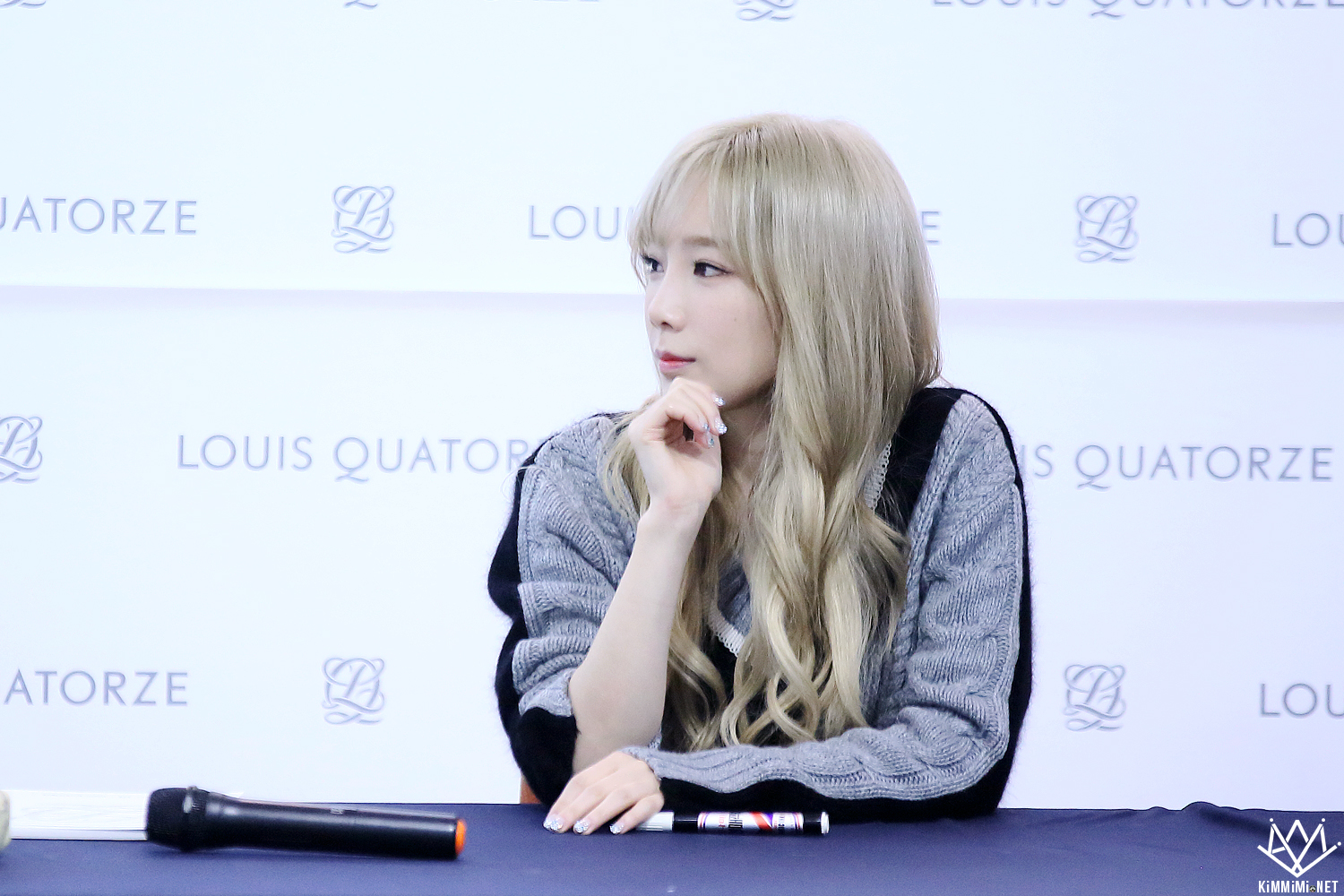 [PIC][27-11-2015]TaeTiSeo tham dự buổi Fansign cho thương hiệu "Louis Quartoze" tại Lotte Department Store Busan vào chiều nay - Page 6 2145E53356A758D903745C