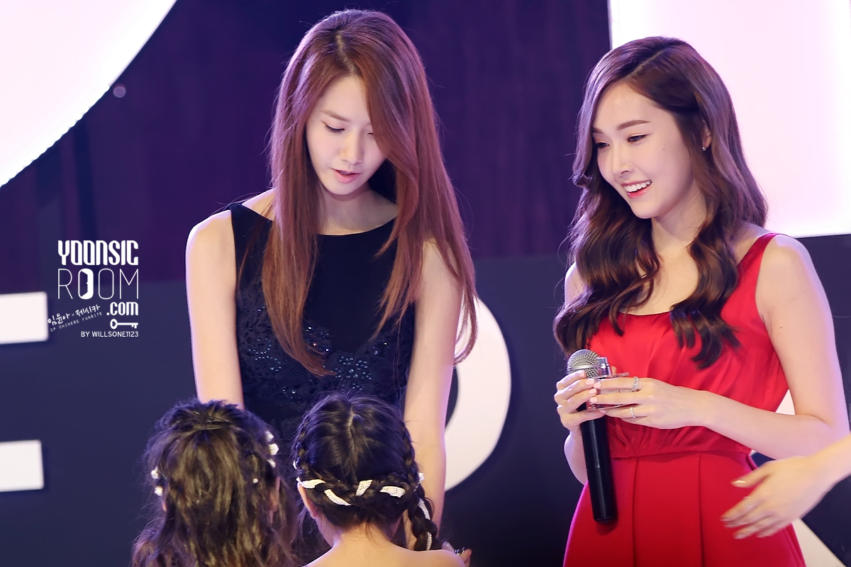[PIC][20-10-2013]Jessica - YoonA và SeoHyun xuất hiện tại Thái Lan để tham dự "GiRL DE PROVENCE Thanks Party" vào tối nay - Page 15 220EB144526BB0BB30CD40