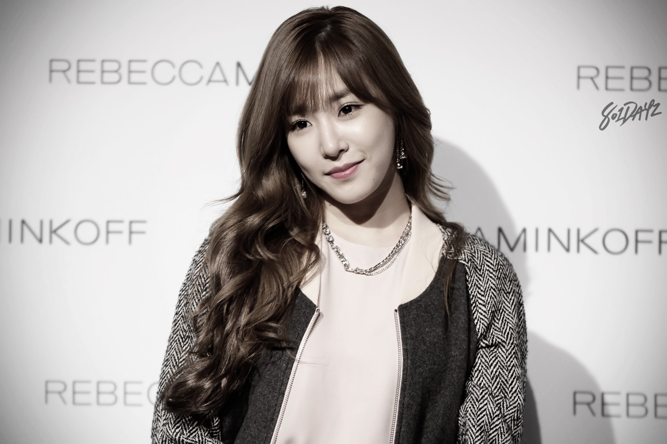 [PIC][07-11-2014]Tiffany tham dự sự kiện ra mắt BST mới của thương hiệu "REBECCA MINKOFF" vào tối nay  2263E048545E83A910C23F