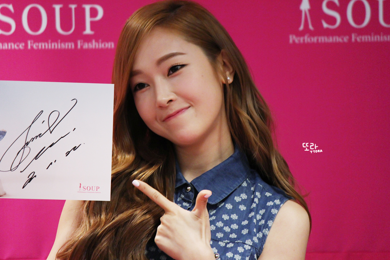 [PIC][14-06-2014]Jessica tham dự buổi fansign lần 2 cho thương hiệu "SOUP" vào trưa nay 2370384853AA8CA133FA46