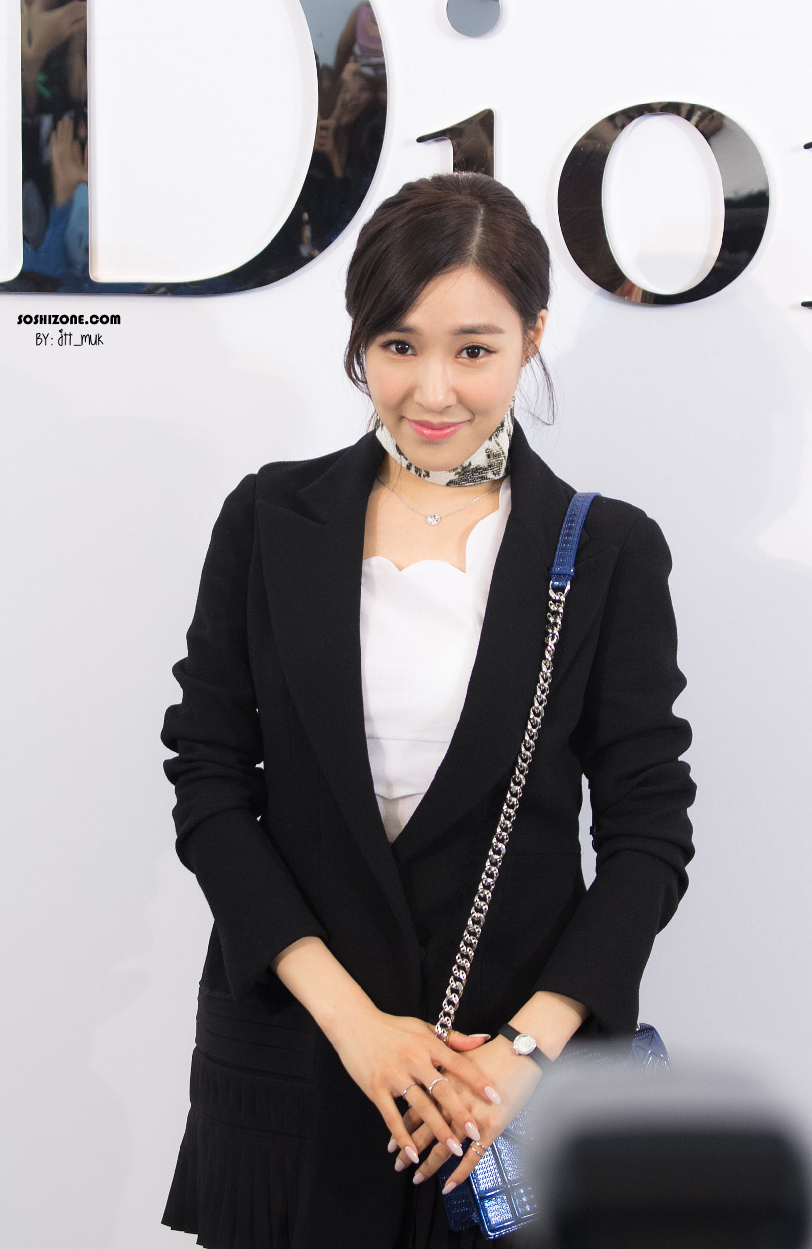 [PIC][17-02-2016]Tiffany khởi hành đi Thái Lan để tham dự sự kiện khai trương chi nhánh của thương hiệu "Christian Dior" vào hôm nay - Page 13 241E483A5728D3BB37D881