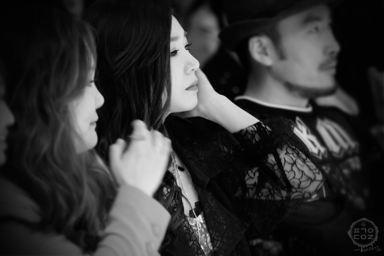 [PIC][24-03-201]Tiffany tham dự "Steve J & Yoni P 2014 F/W Seoul Fashion Week" vào trưa nay 252BBB3D533F6C6B0D25FF