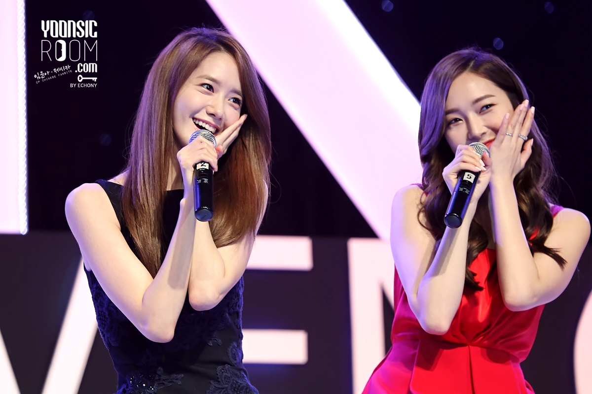 [PIC][20-10-2013]Jessica - YoonA và SeoHyun xuất hiện tại Thái Lan để tham dự "GiRL DE PROVENCE Thanks Party" vào tối nay - Page 15 2541BE46526B97221C74B2