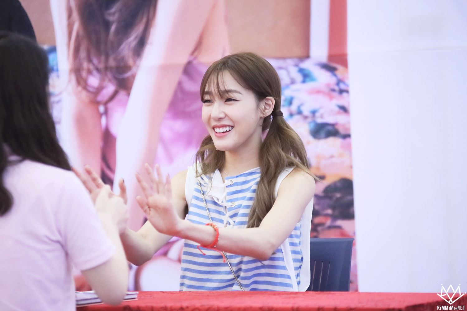 [PIC][06-06-2016]Tiffany tham dự buổi Fansign cho "I Just Wanna Dance" tại Busan vào chiều nay - Page 4 276BD4335758188D31B577